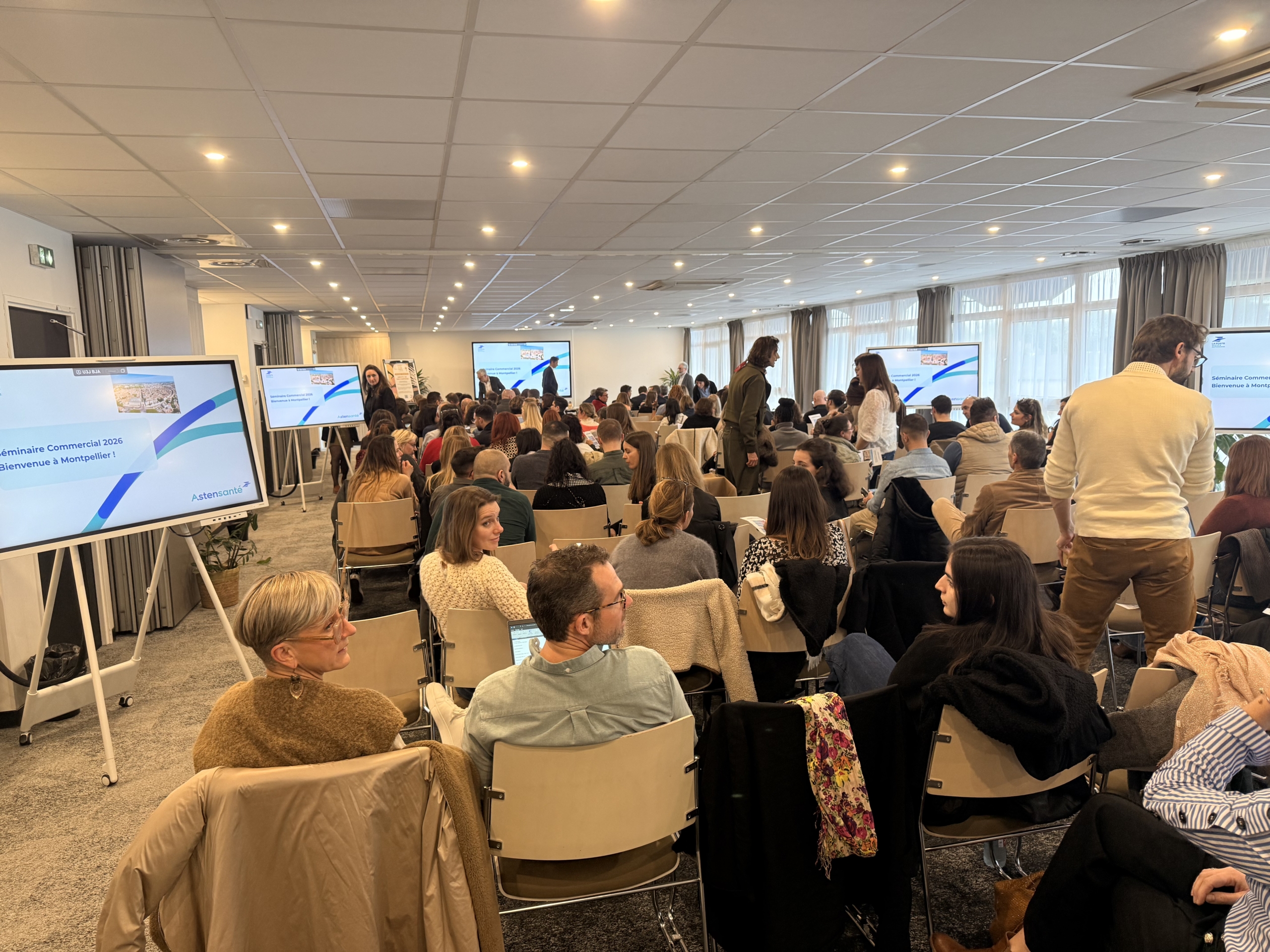 Scénographie et signalétique d'un événement d'entreprise, supports de communication événementielle sur place