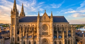 La Cathédrale Saint-Pierre de Rennes, joyau de l'architecture gothique au cœur de la ville