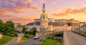 Le Lieu Unique et sa Tour LU à Nantes, ancienne biscuiterie reconvertie, cadre créatif pour les événements d'entreprise
