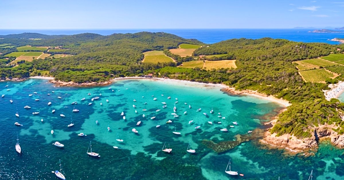 Le port de l'île de Porquerolles dans le Var, cadre d'exception pour les séjours incentive et journées d'entreprise