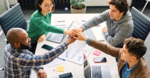 Team building et activités de cohésion d'équipe organisés par Vogue Agence