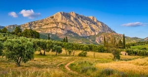 La montagne Sainte-Victoire près d'Aix-en-Provence, décor de team building et d'incentive pour un séminaire d'entreprise