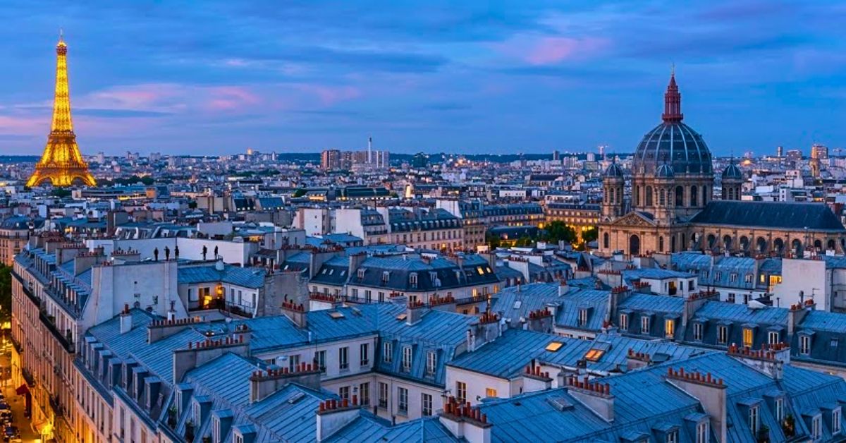 La Tour Eiffel et les toits de Paris, cadre d'exception pour un événement d'entreprise organisé par une agence événementielle à Paris