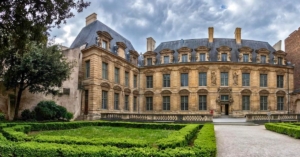 Un hôtel particulier du Marais à Paris, lieu privatisable pour une soirée ou un séminaire d'entreprise