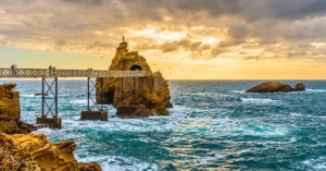 Le Rocher de la Vierge et la Côte des Basques à Biarritz, décor de team building et d'incentive